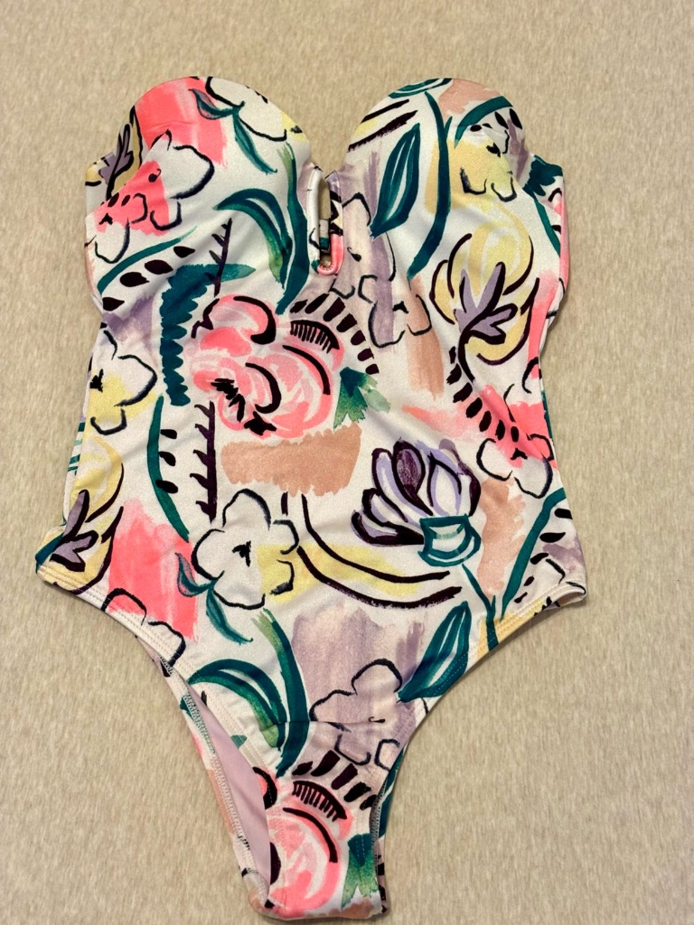 ❗️SALE❗️✨New🌺✨Victoria's Secret Floral Cutout One-Piece Swimsuit🌸